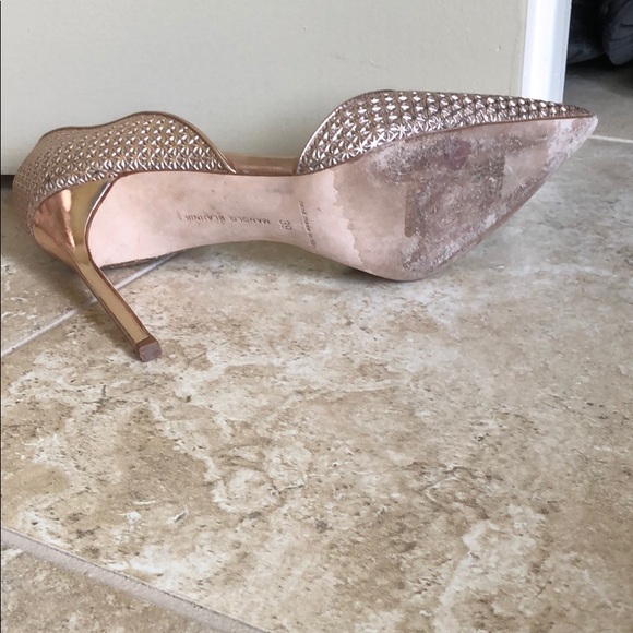 Manolo Blahnik gold heels - Picture 7 of 8